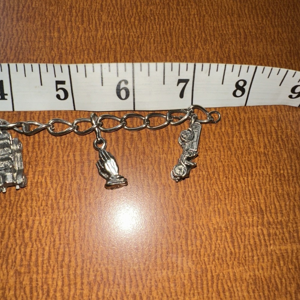 Vtg Silver Charm Bracelet With Antique Cars - Picture 8 of 8